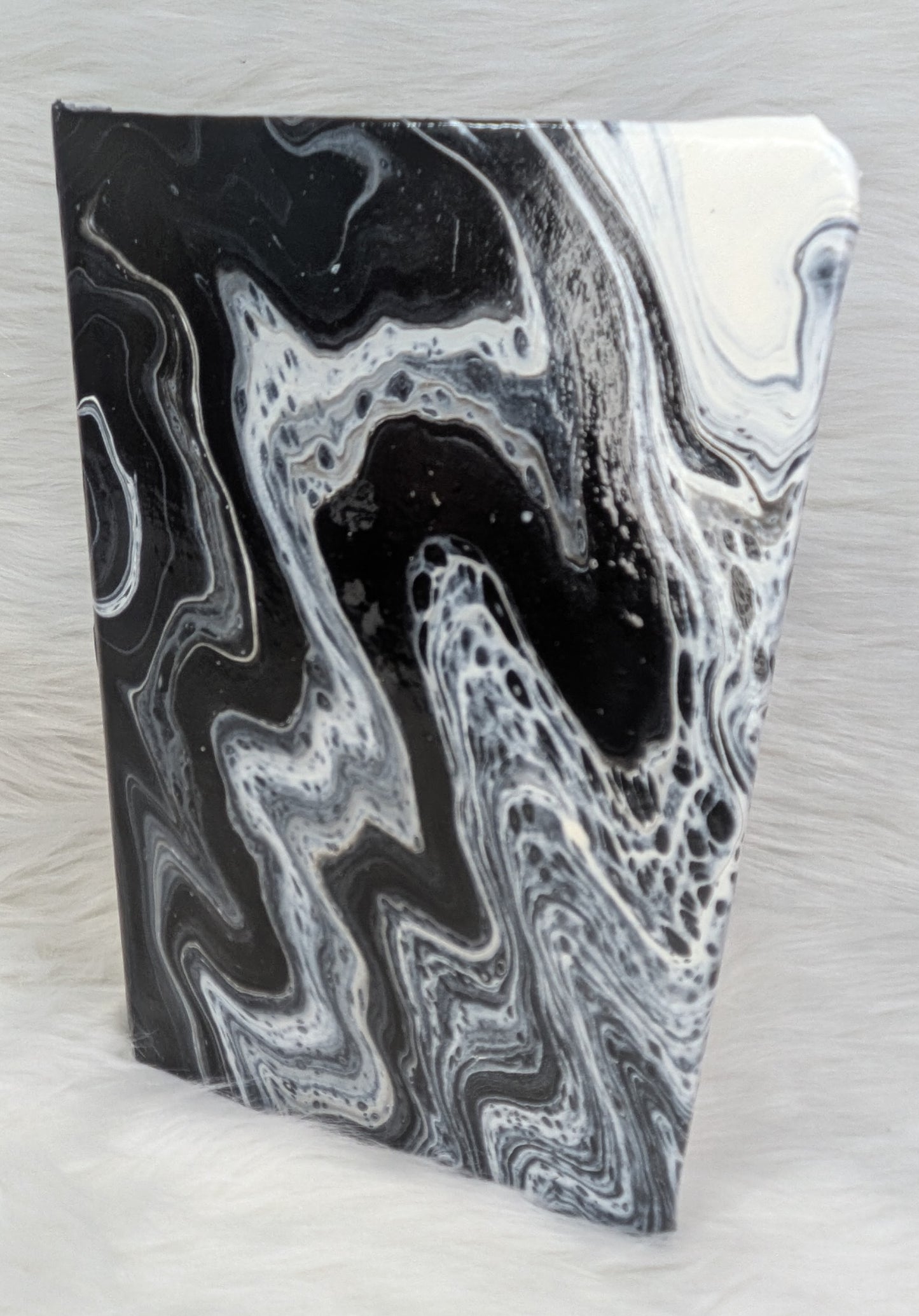 Vivid Pours - Your story, uniquely covered